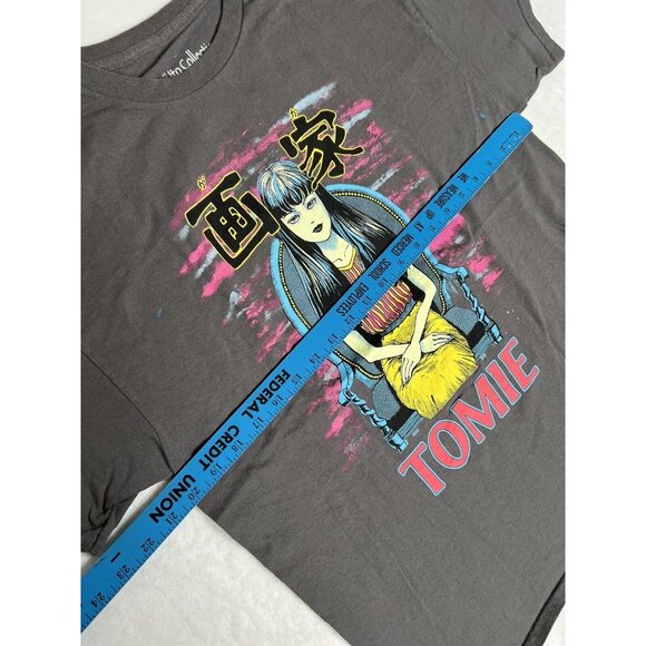 Junji Ito Collection Crunchyroll T-Shirt Size L Short Sleeve Tomie Graphic Black - Picture 6 of 10